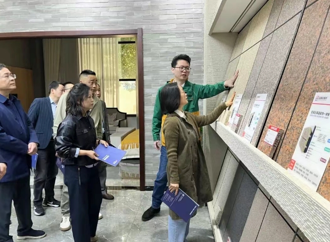 安徽省池州市貴池區(qū)政協(xié)赴長葛寶潤達參觀考察